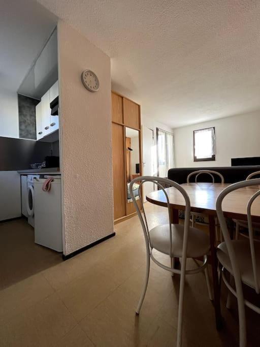 St-Pierre-La-Mer, Bel Appartement A Dans Residence Avec Piscine Et Tennis Entre 5 Et 10 Min De La Plage Fleury  Exteriér fotografie